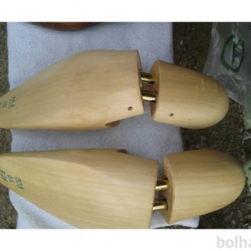 RASTEZALNIK ČEVLJOV