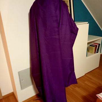 4,5 metra umetne svile za samo 10 evrov