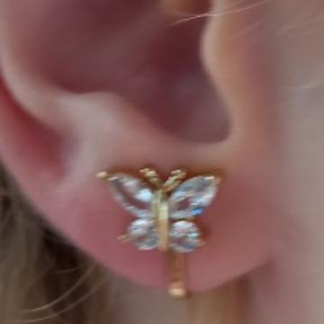 Uhani na klip oblika metulja