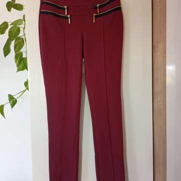 NOVE RDEČE PAJKICE Z ZA DRGAMI S