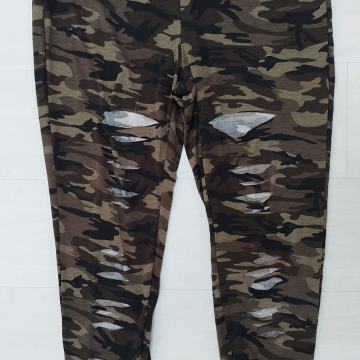 SHEIN št. 46 / 48  legice vojaški vzorec