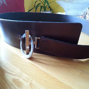 Nov, poseben širok usnjen ženski pas temno rjav, 110 cm