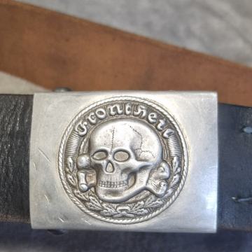 Usnjen pas z aluminjasto zaponko