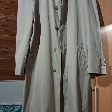 Elegantni, moški, prehodni plašč