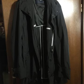 Hugo Boss vetrni plašč