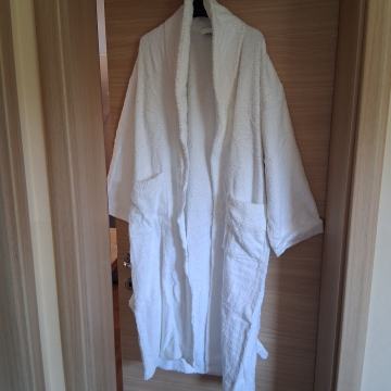 Novi kopalni plašč.1.kom.iz 100% bombaža.