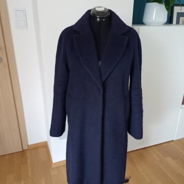 Brezhiben topel zimski, malo nošen, ženski plašč št 42