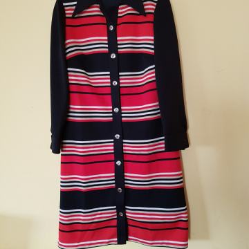 ČRNO RDEČ TANEK PLAŠČ S/M