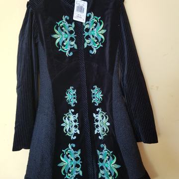 DESIGUAL ČRN PLAČ Z VEZENINO IN ETIKETO MCP 139€ 38