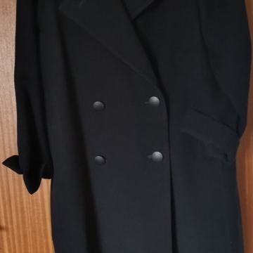 EKSTRA UGODNO zaradi selitve! Črn ženski plašč vel. 38 naprodaj