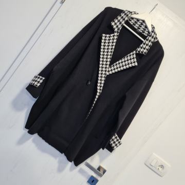 Guess plašć z etiketo