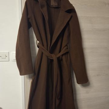 Plašč 36 št.(15€)