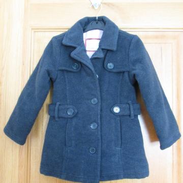 Dekliški plašček 104