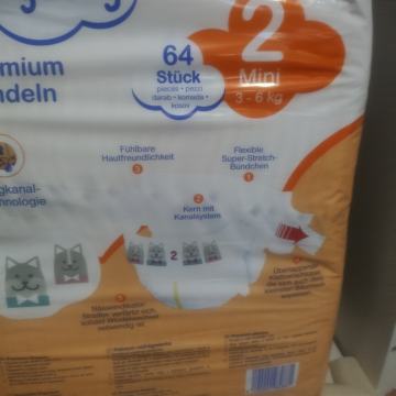 Oblačila in pleničke za dojenčka