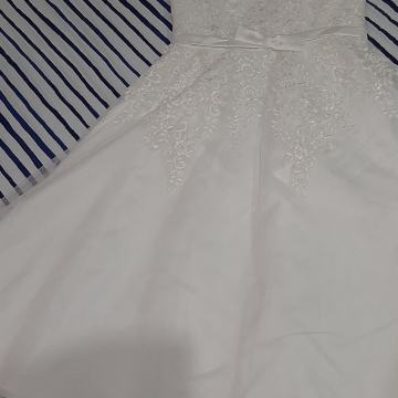 POROČNA OBLEKA 38-40