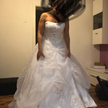 Novo poročno obleko prodam