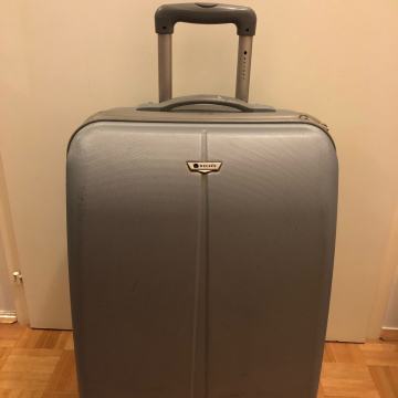 Kovček Delsey, srednje velikosti