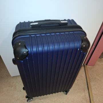 Moder plastičen kovček 67x29x43 cm