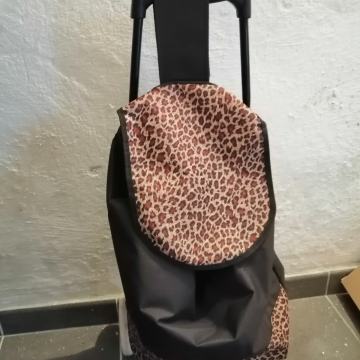 Dve nakupovalni torbi s kolesi, cena za obe