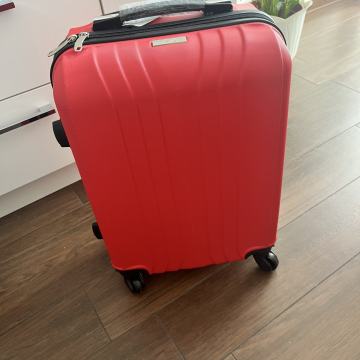 NOV kabinski kovček s snemljivimi koleščki