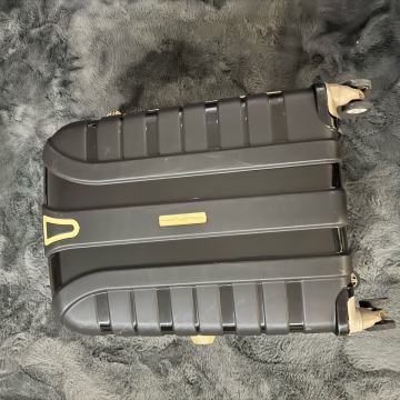 Nov silikonski kovček velikosti M (68x43x30)