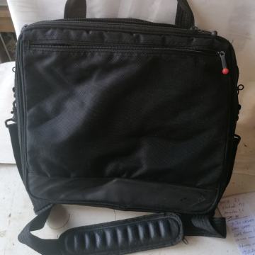 Poslovna torba za prenosnik 40 x 37 cm