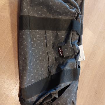 Potovalna torba  EASTPAK 151l - NOVA!