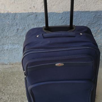 Potovalni kovček, velik, na kolesih   in malo manjši znamke kappa