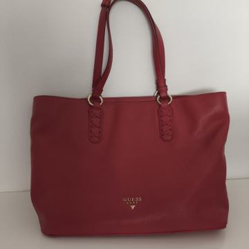 Rdeča torbica Guess