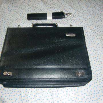 TORBA AKTOVKA ČRNO NARAVNO USNJE