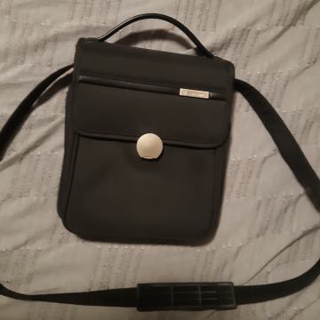 Torbica Samsonite, unisex, v zelo dobrem stanju, mere 25 x 20 cm