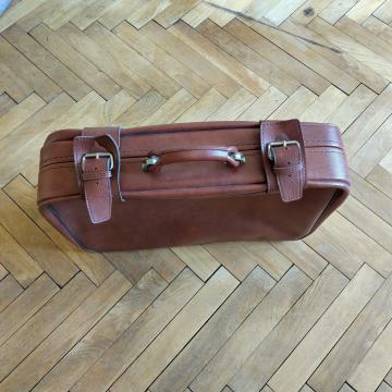 Usnjen potovalni kovček