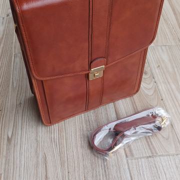 Usnjena torba , vintage, nova, 30x36cm