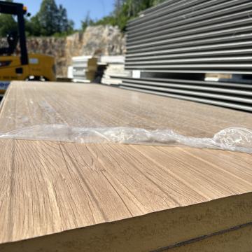Sendvič paneli imitacija lesa 50 mm – na zalogi
