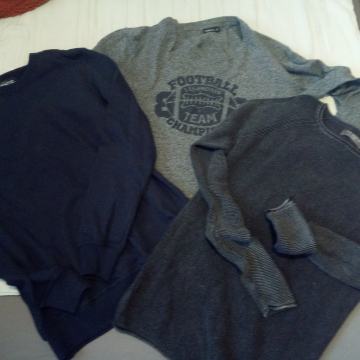 MOSKI PULOVERJI VELIKOST L 3 X CENA 6 EUR KOM