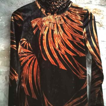 Nov eleganten žameten puli, uni