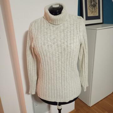 Zelo kvaliteten pulover - puli za samo 5 evrov