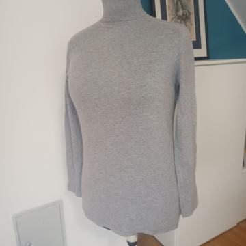 Brezhiben pleten puli znamke Gerry Weber velikost 40