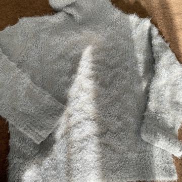 ZARA pulover velikost M