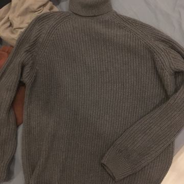 ZARA PULOVER  nova Large (medium)