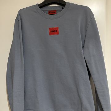 Pulover Hugo Boss (M)