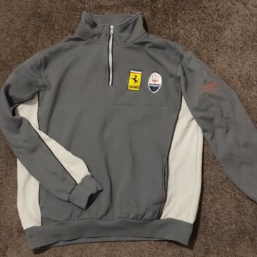 Servis Maserati, Ferrari pulover XL
