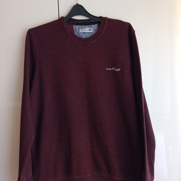 TOMMY HILFIGER VINSKO RDEČ BOMBAŽNI PULOVER