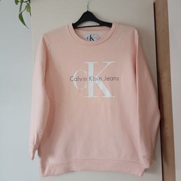 CALVIN  KLEIN  ROZA PULOVER M
