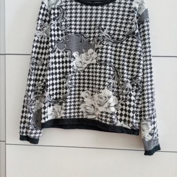 Črno-beli pulover s čudovitim vzorcem, znamke FB sister, velikost M