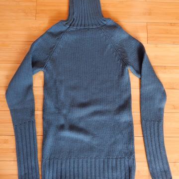 Daljši modri pulover Bershka, AKCIJA 9€