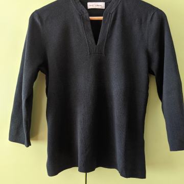 Nov ženski pulover št M/L
