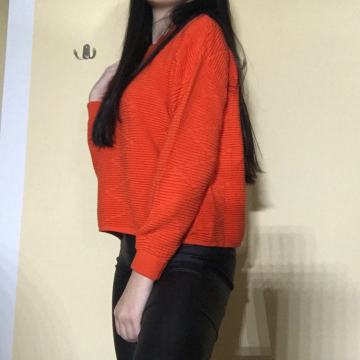 Oranžen pulover Xs