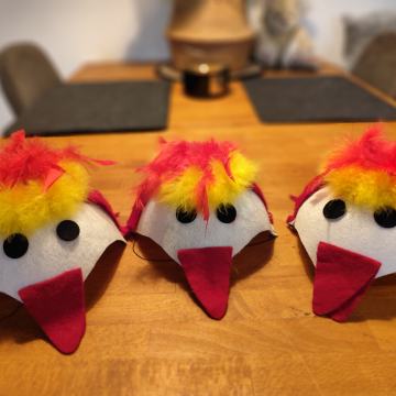 Pustna kapa pokrivalo piščanček ali kokoš 3 komade