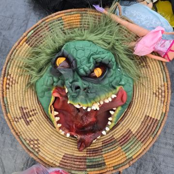 pustna maska univerzalna velikost